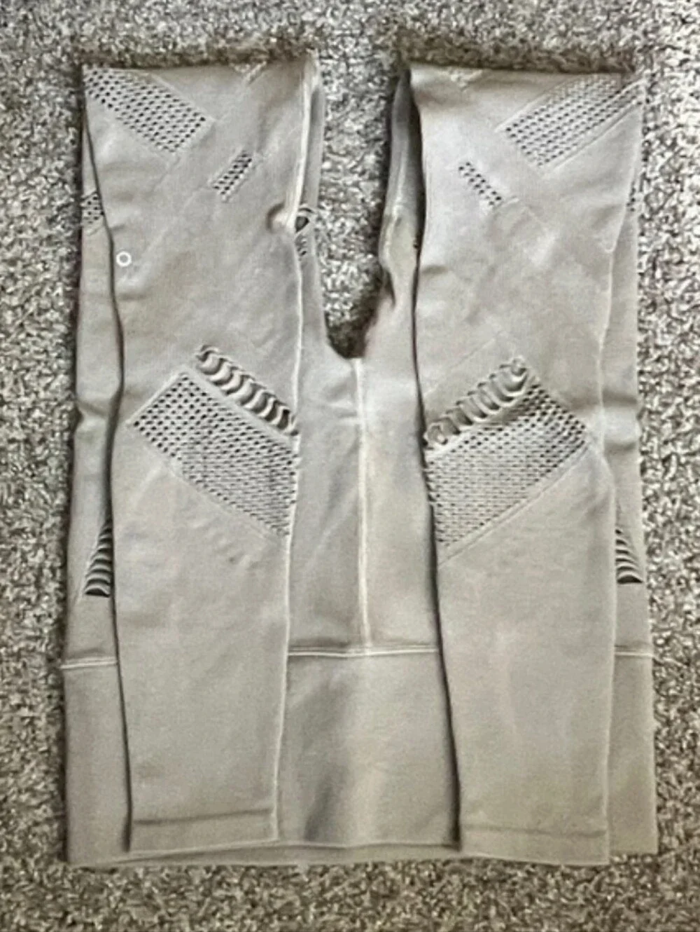 ALO Yoga Beige Sculptural Cutout Leggings Size Medium